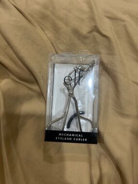 e.l.f. Mechanical Eyelash Curler - Silver